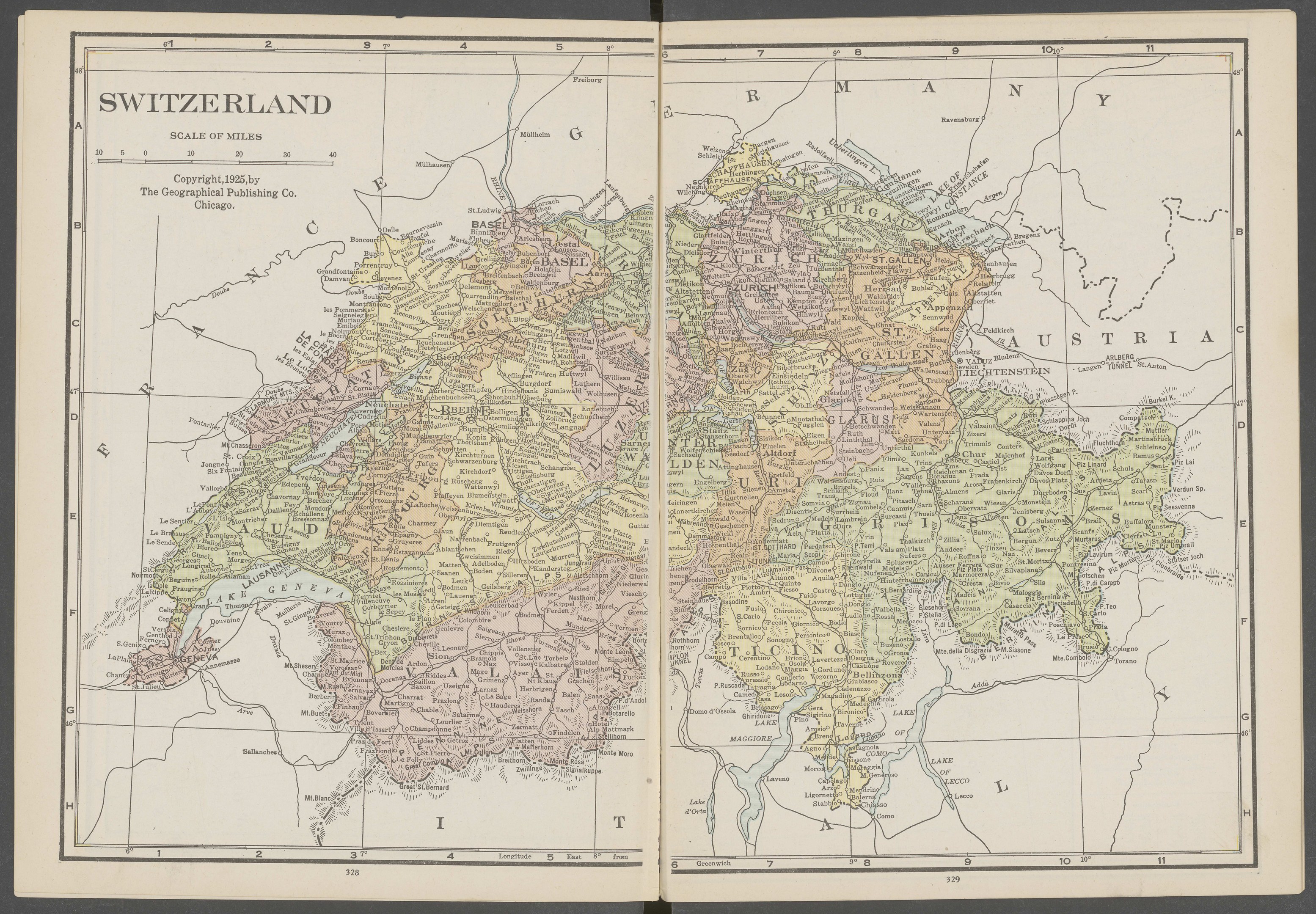 Offenes Buch mit detaillierter Karte von Schweiz mit Provinzen und Städten, begleitet von erläuterndem Text.