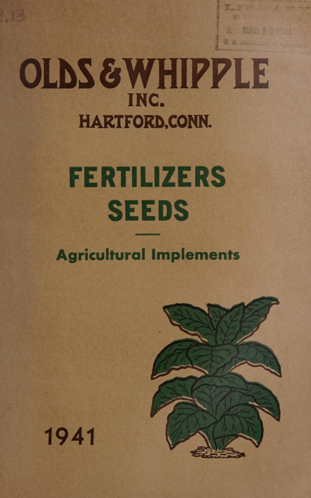 Altes Buch mit dem Titel "Fertilizers Seeds Agricultural Implements 1941" mit einer grünen Pflanzenillustration auf dem Cover.