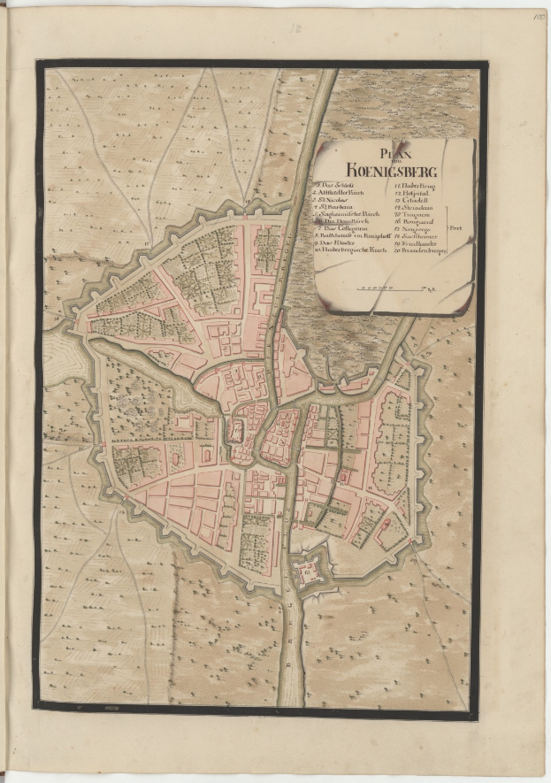 Ein altes Buch mit einer detaillierten Karte von Hohensberg, Deutschland, das Straßen, Gebäude, Sehenswürdigkeiten und textuelle Informationen zur Stadt enthält.