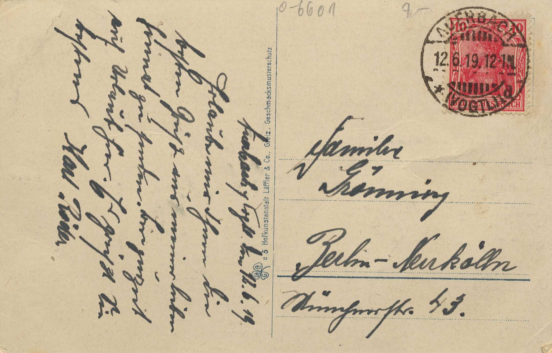 Alte deutsche Postkarte mit rotem Stempel, auf dem der Text "Gesimnacks & Co. & Co." gedruckt ist