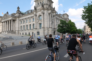 18-Jähriger nach tödlichem E-Bike-Unfall mit Fahrerflucht wegen Mordes angeklagt
