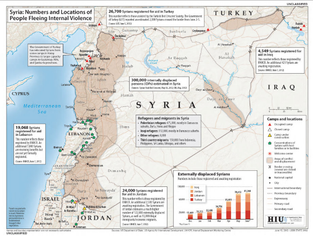 Eine Karte von Syrien, die die Anzahl der Menschen zeigt, die vor innerer Gewalt fliehen, begleitet von Text und Grafiken, die weitere Informationen zur Situation liefern.
