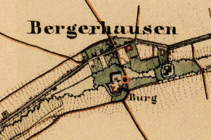 Ein alter detaillierter Stadtplan von Bergerhausen, Deutschland, mit Straßen, Gebäuden und anderen Merkmalen, markiert mit einem roten Kreis in der Mitte, und Text, der Informationen zur Bevölkerung, Lage und Geschichte der Stadt enthält.