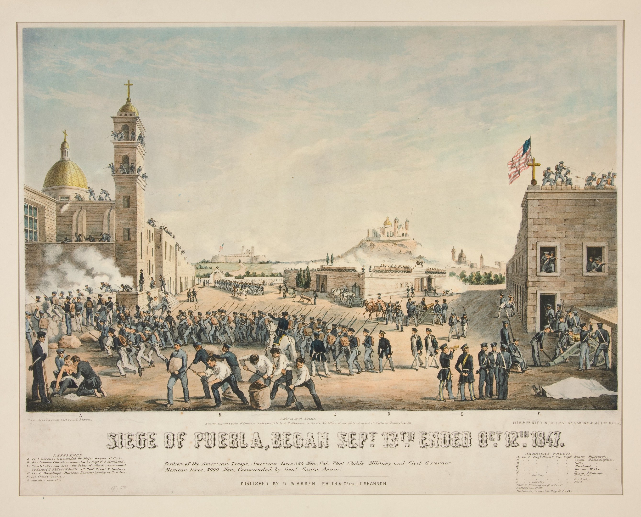 Gruppe von Menschen, die draußen stehen und Gewehre halten, vor einem Gebäude mit einer Fahnenstange, Bäumen und einem bewölkten Himmel, mit Text unten, der "Belagerung von Puebla, 13. September 1863" lautet