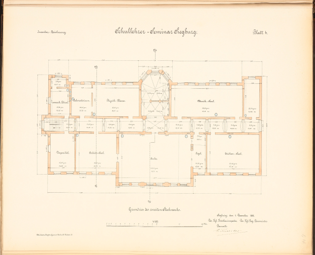 A detailed floor plan drawing of an old German school building, the Schullacher-Seminar Schütze, displayed in an aged book with accompanying text describing room sizes, window locations, and other structural features.