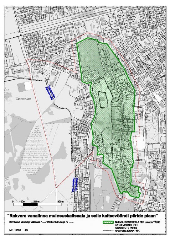 Komsomolsk am Urille massiv grünt den Platz bei der Stele der Arbeitsleistung
