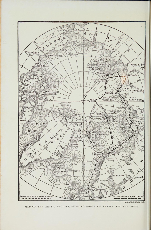 Ein altes Buch mit einer detaillierten Karte der Arktisregion mit geographischen Merkmalen wie Bergen, Flüssen und Gletschern, begleitet von Texten über die Region und ihre Bewohner.