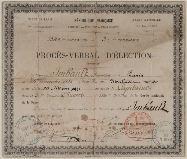 Alter Dokument mit zwei Stempeln, der wie eine Briefwahlurne aussieht.